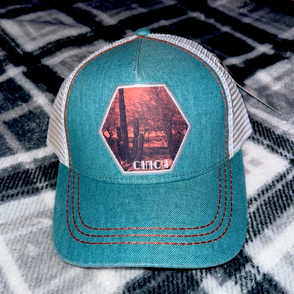 NEVER WORN - women’s Cinch hat